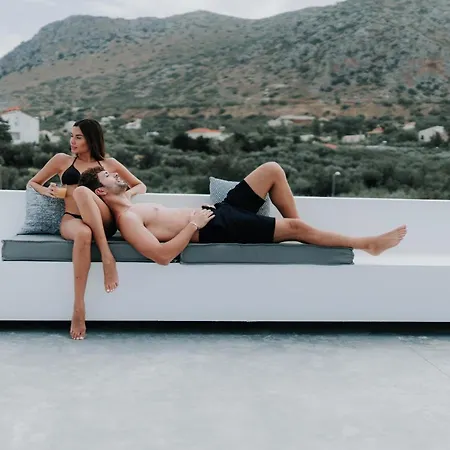 Cocoon Luxury Χερσόνησος